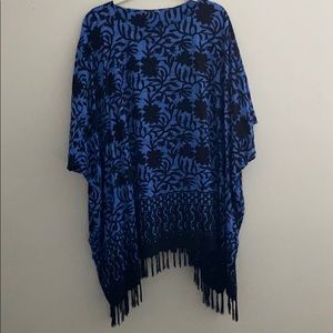 Flowy Top w/Tassel Hem